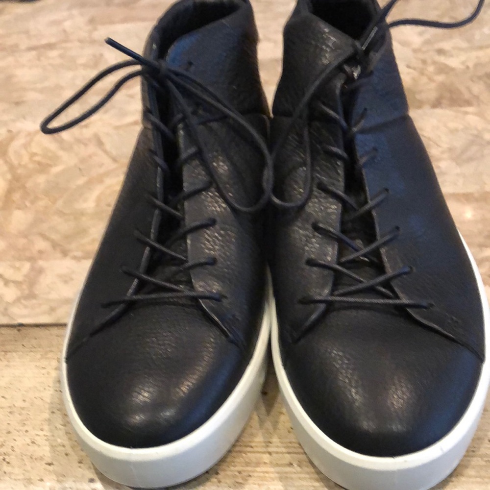 Ecco new never worn tennis does!